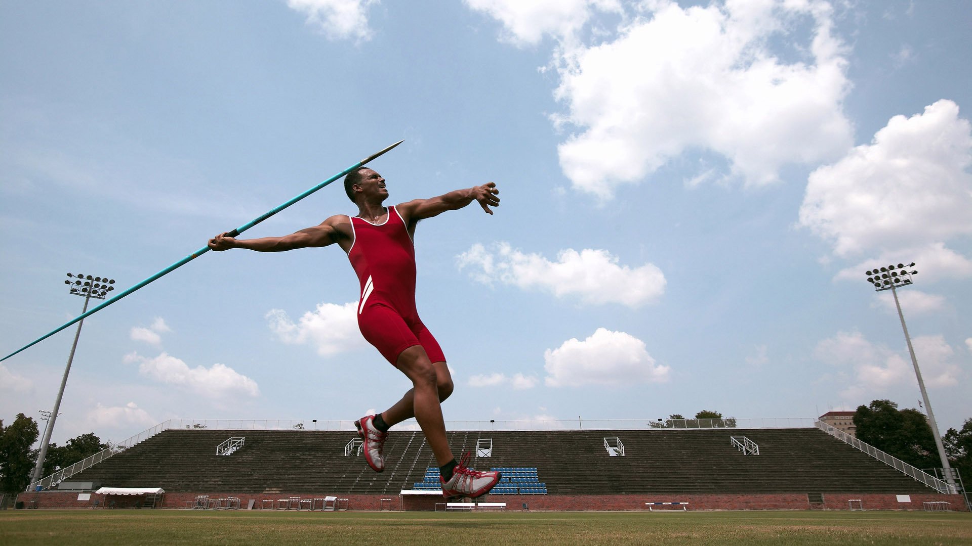 体育新闻中心优化体育赛事直播信号传输技术，体育直播信号源